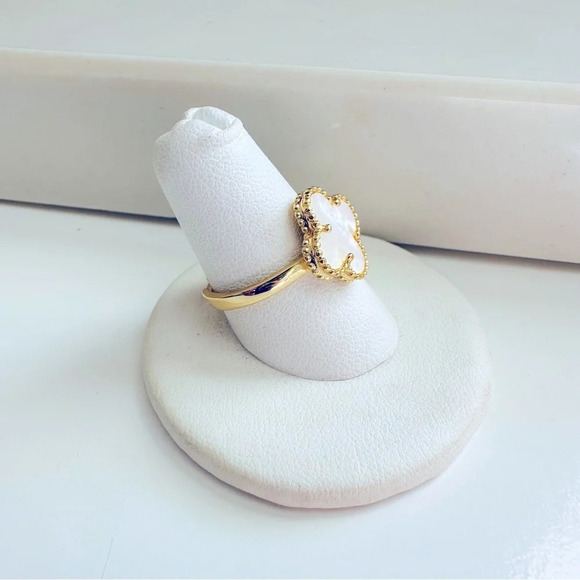 18K Gold Plated Four Leaf Clover Mother Of Pearl Adjustable Ring - Picture 3 of 6